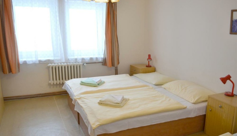 Penzion Malý Šišák Špindlerův Mlýn - Třílůžkový pokoj v bytě - budova  Gábi